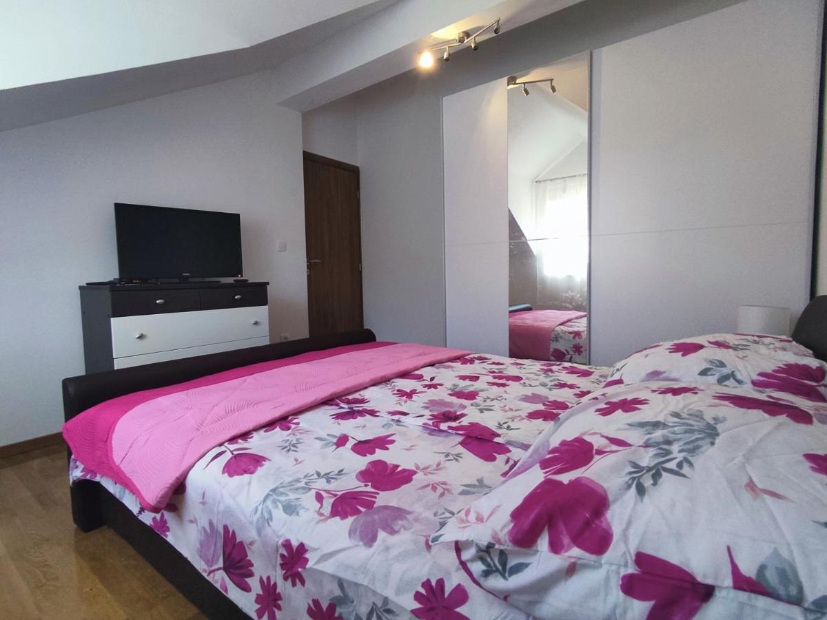 Sunny Attic Apartment With Balcony & Modern City Apartment With Outdoor Area, No Balcony Trogir Buitenkant foto