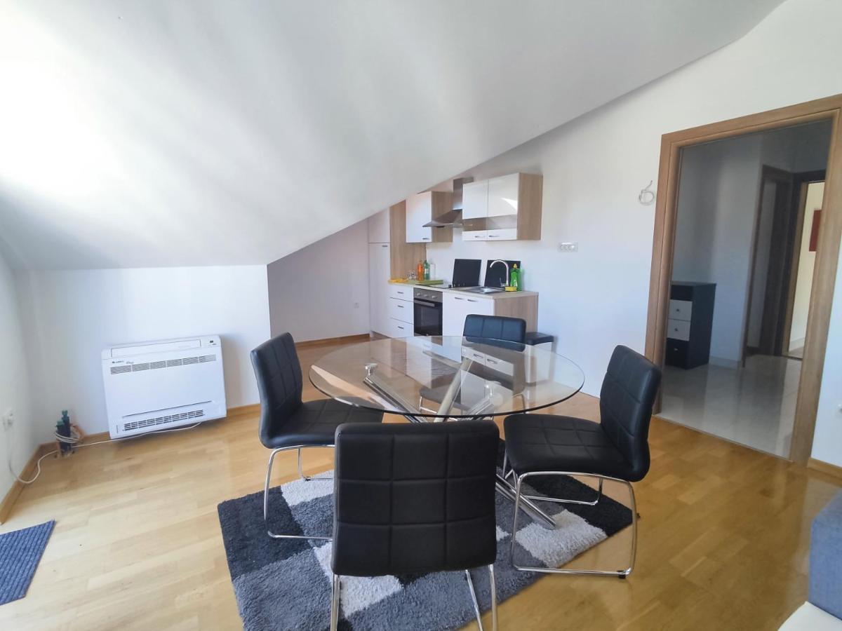 Sunny Attic Apartment With Balcony & Modern City Apartment With Outdoor Area, No Balcony Trogir Buitenkant foto