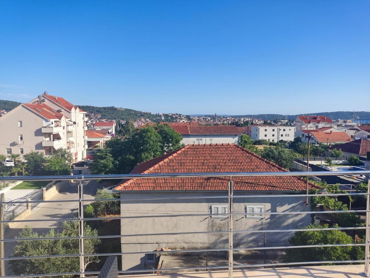 Sunny Attic Apartment With Balcony & Modern City Apartment With Outdoor Area, No Balcony Trogir Buitenkant foto