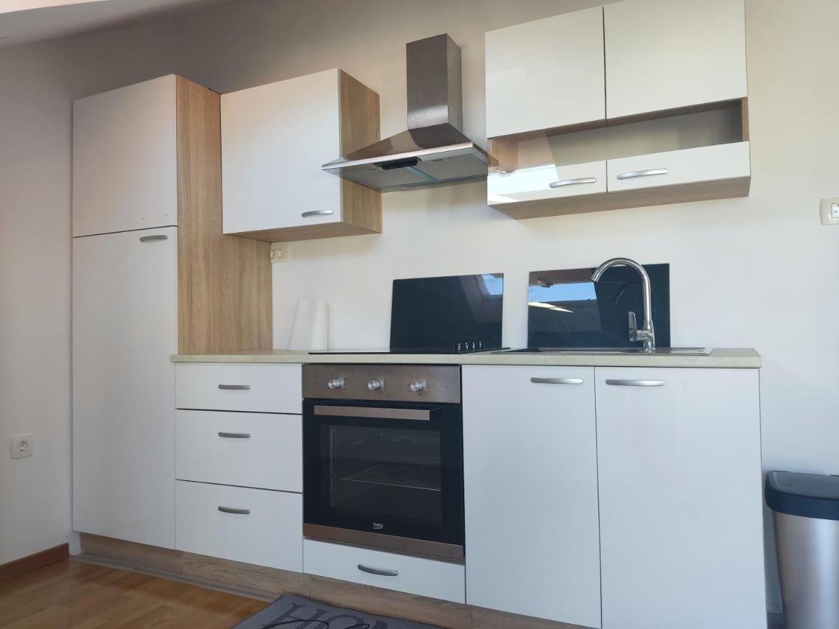 Sunny Attic Apartment With Balcony & Modern City Apartment With Outdoor Area, No Balcony Trogir Buitenkant foto