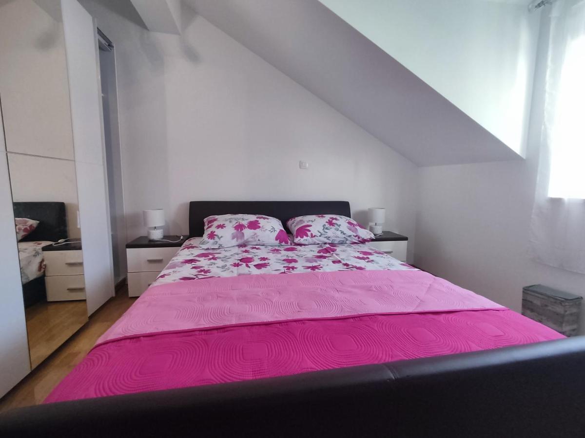 Sunny Attic Apartment With Balcony & Modern City Apartment With Outdoor Area, No Balcony Trogir Buitenkant foto