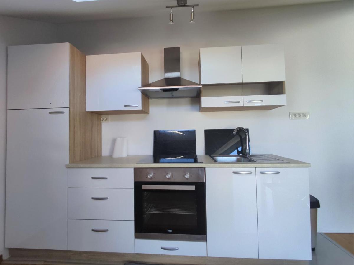 Sunny Attic Apartment With Balcony & Modern City Apartment With Outdoor Area, No Balcony Trogir Buitenkant foto