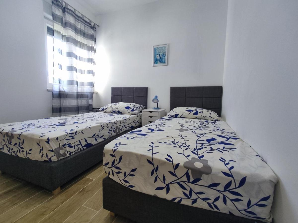 Sunny Attic Apartment With Balcony & Modern City Apartment With Outdoor Area, No Balcony Trogir Buitenkant foto
