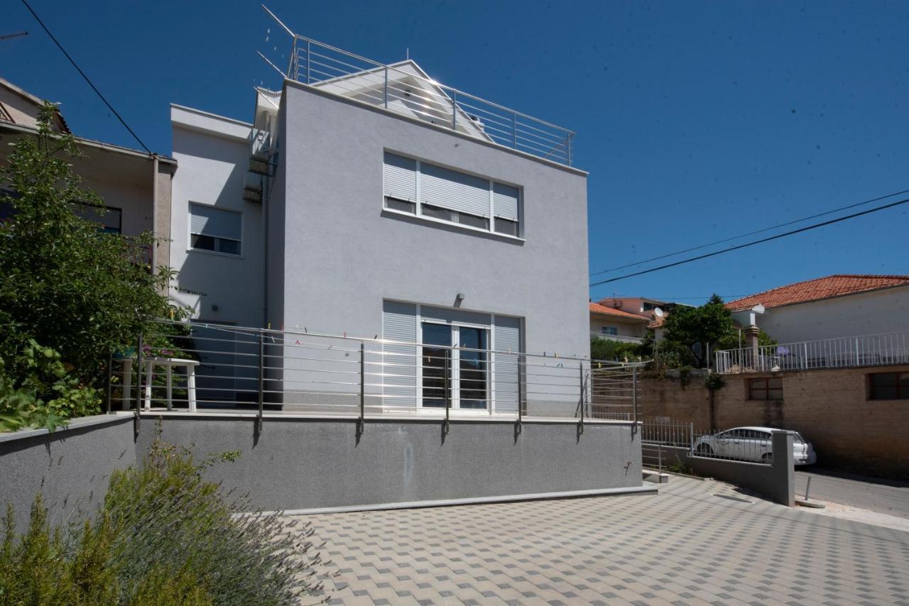Sunny Attic Apartment With Balcony & Modern City Apartment With Outdoor Area, No Balcony Trogir Buitenkant foto