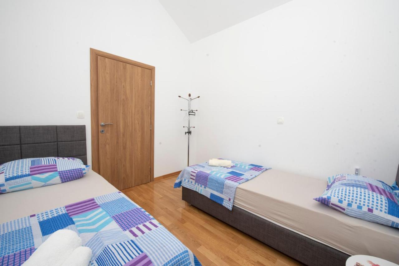 Sunny Attic Apartment With Balcony & Modern City Apartment With Outdoor Area, No Balcony Trogir Buitenkant foto