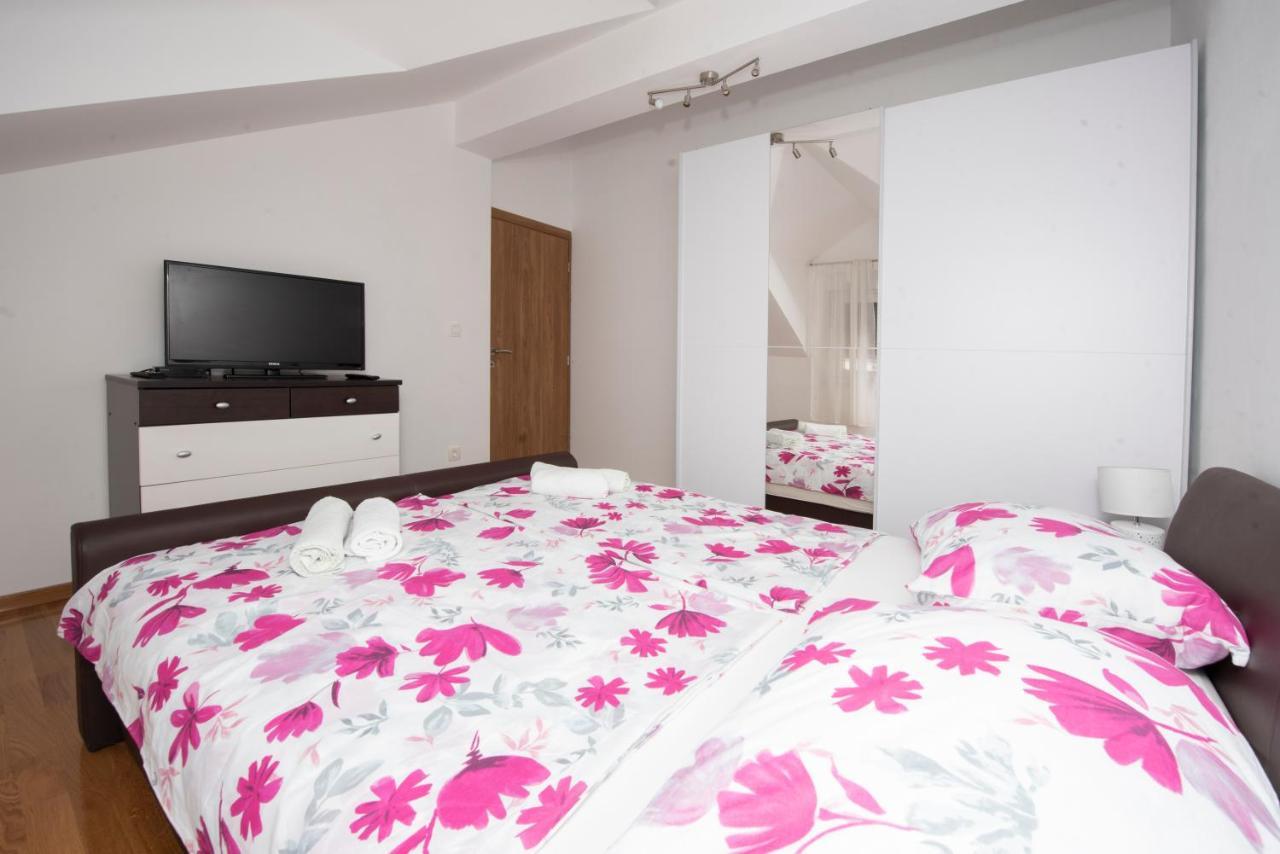 Sunny Attic Apartment With Balcony & Modern City Apartment With Outdoor Area, No Balcony Trogir Buitenkant foto