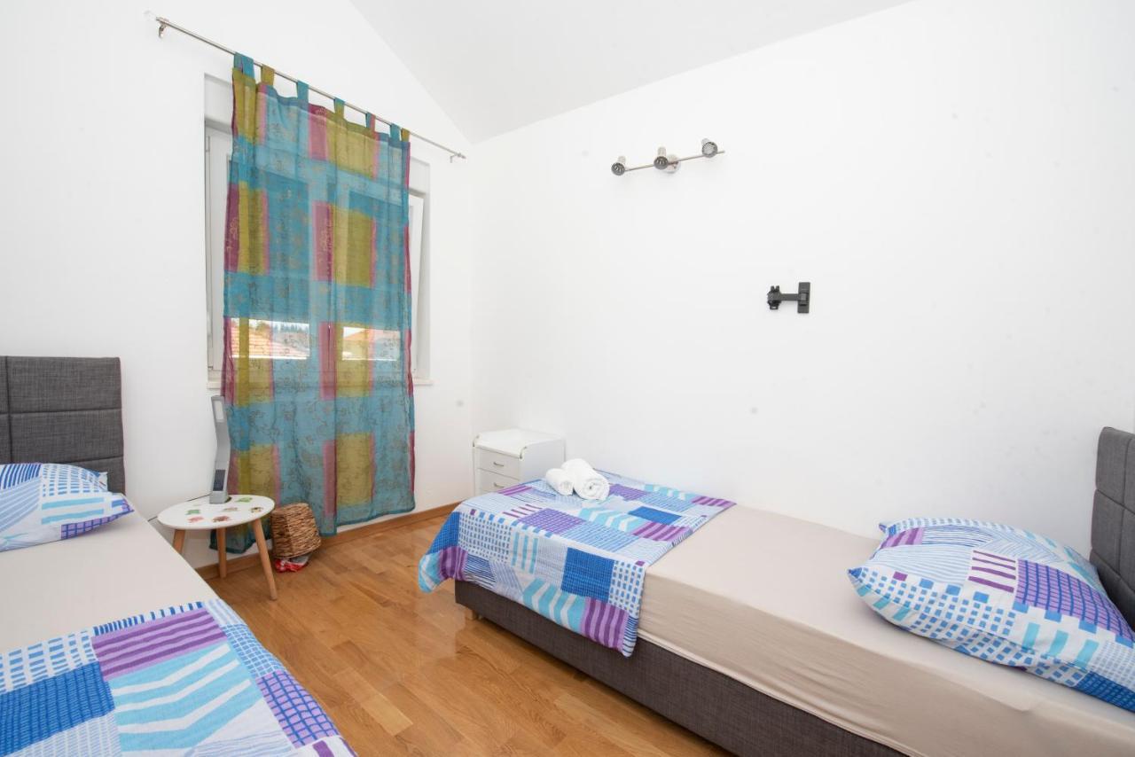 Sunny Attic Apartment With Balcony & Modern City Apartment With Outdoor Area, No Balcony Trogir Buitenkant foto