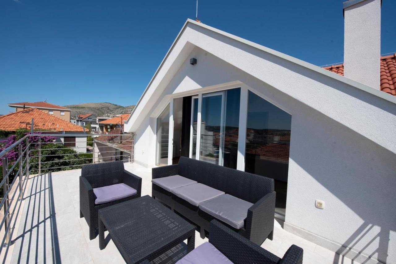 Sunny Attic Apartment With Balcony & Modern City Apartment With Outdoor Area, No Balcony Trogir Buitenkant foto