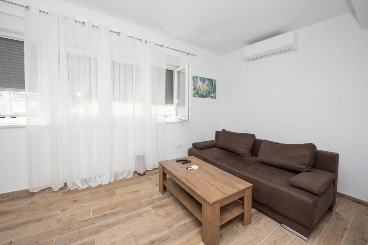 Sunny Attic Apartment With Balcony & Modern City Apartment With Outdoor Area, No Balcony Trogir Buitenkant foto