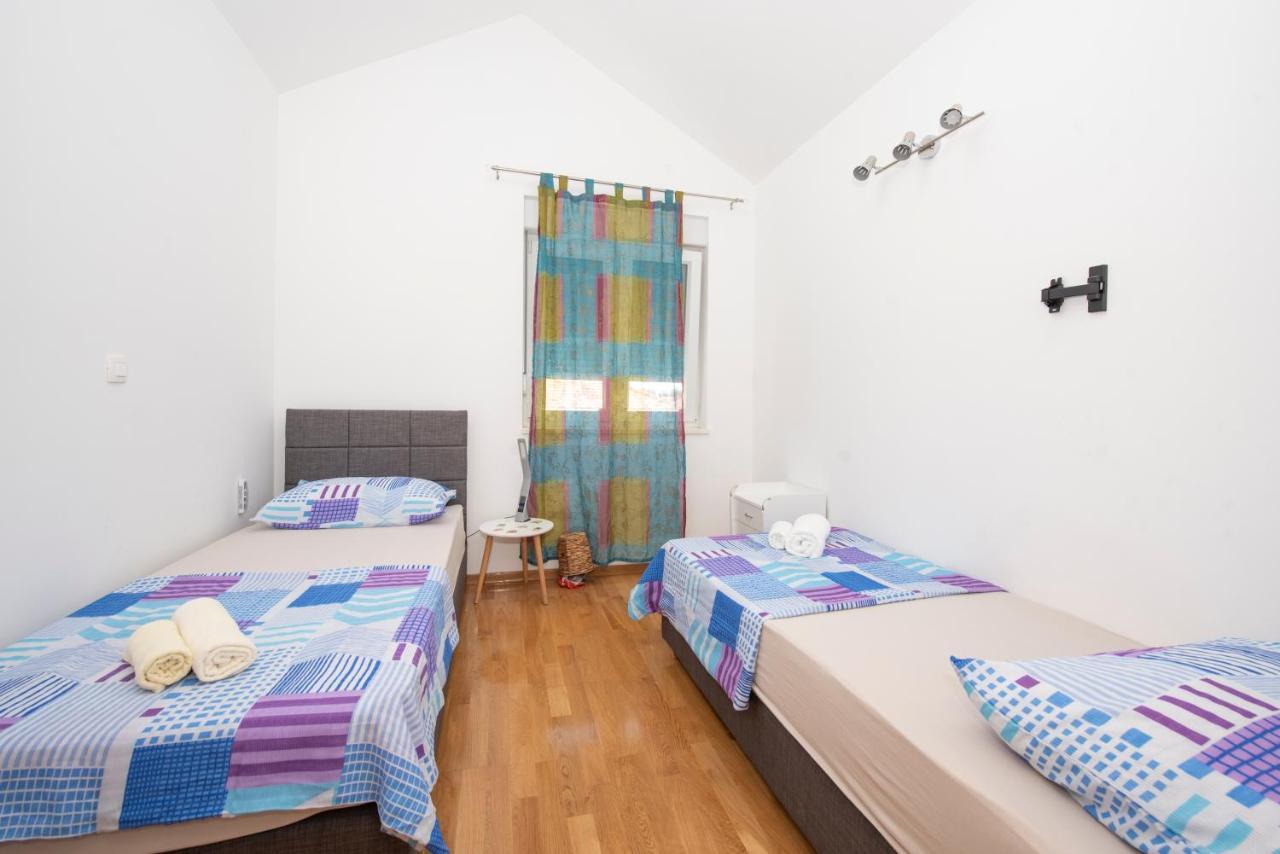 Sunny Attic Apartment With Balcony & Modern City Apartment With Outdoor Area, No Balcony Trogir Buitenkant foto