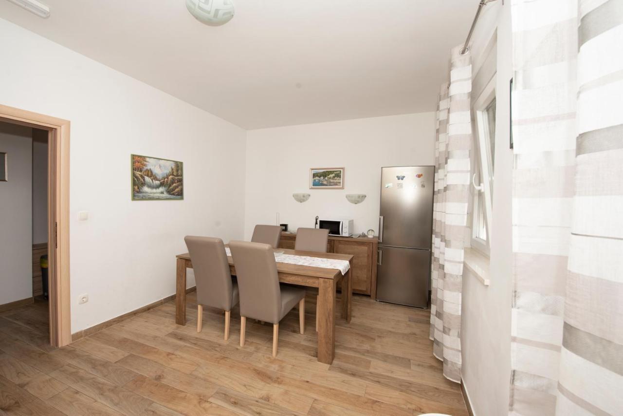 Sunny Attic Apartment With Balcony & Modern City Apartment With Outdoor Area, No Balcony Trogir Buitenkant foto