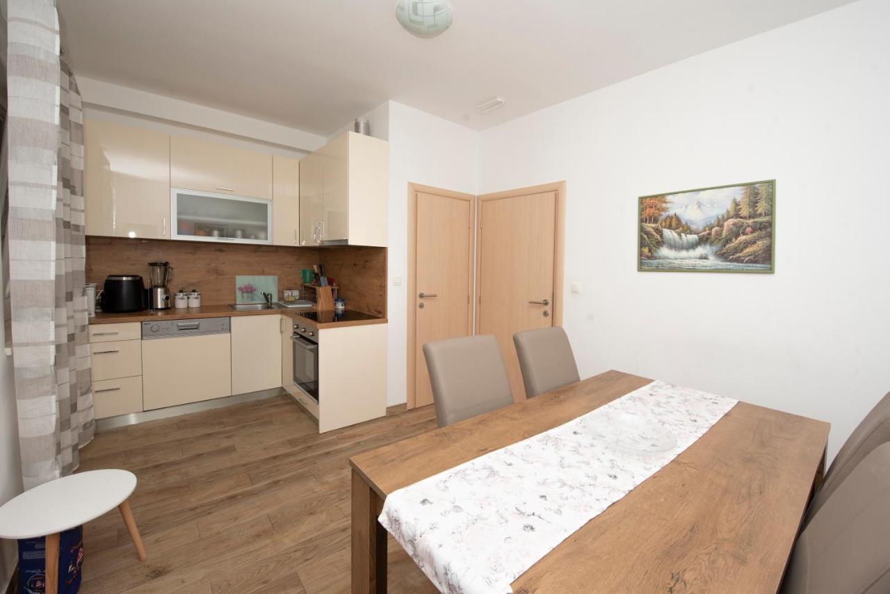 Sunny Attic Apartment With Balcony & Modern City Apartment With Outdoor Area, No Balcony Trogir Buitenkant foto